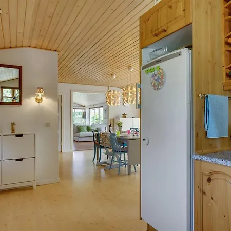 Monja - 350m From The Sea By Interhome בית נופש Bøtø By